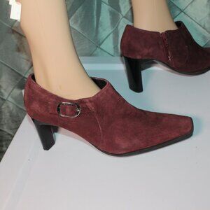 NWT Bandolino Gracious Suede Leather Heels Pumps Shooties Maroon Sz, 8.5 *SH‎